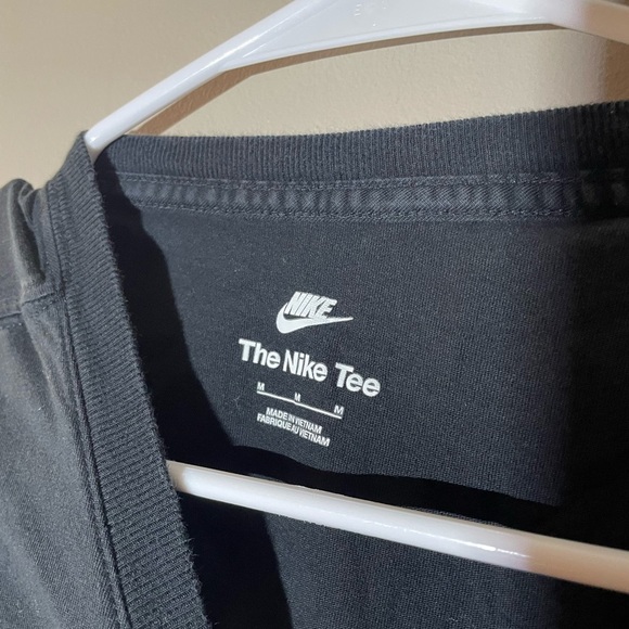 Nike Men's Mountain Photo Tee - Black Size M - Picture 3 of 4